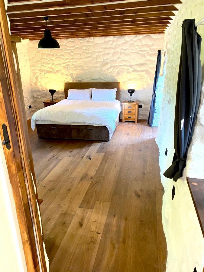 Beautiful Ancient Stone Cottage, Local Walks & Pub! Conwy Exterior foto